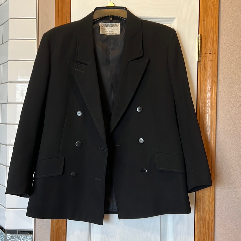 Jaeger 100% wool blazer